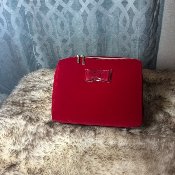 Velvety Red Estée Lauder Cosmetic Case Large, Handle, Bow, Gold Accented Zipper - Picture 8 of 16